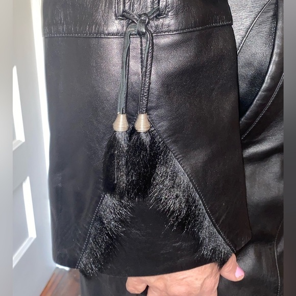 Black Leather gorgeous woman’s coat with amazing details and style NWT - Picture 12 of 17